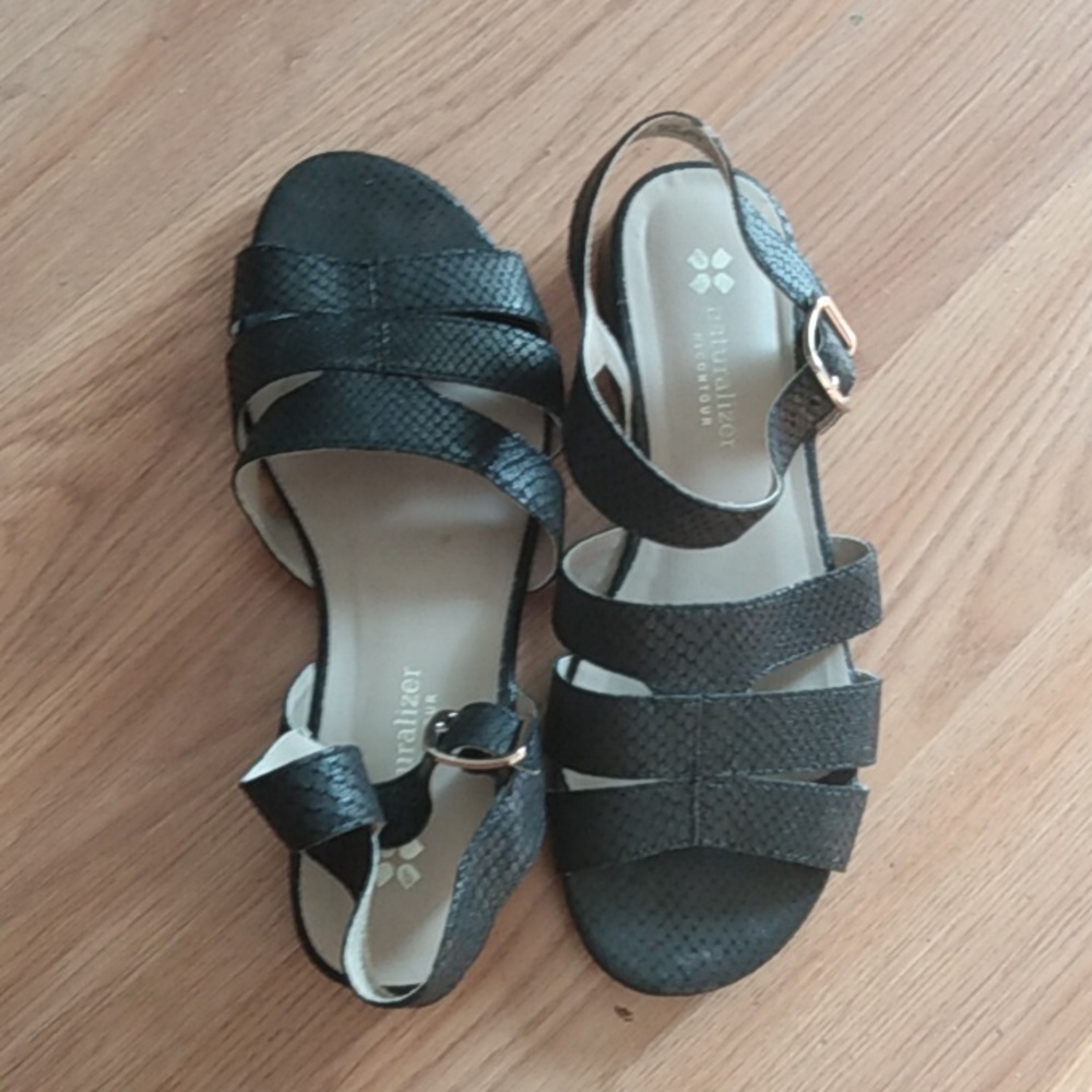 Sandals - Picture 8 of 9